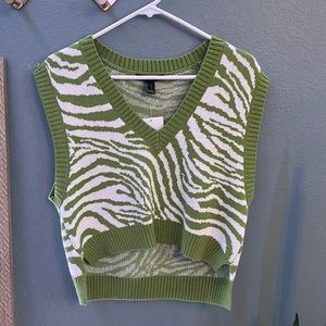 NWT Forever 21 Green Zebra Print Sweater Vest!